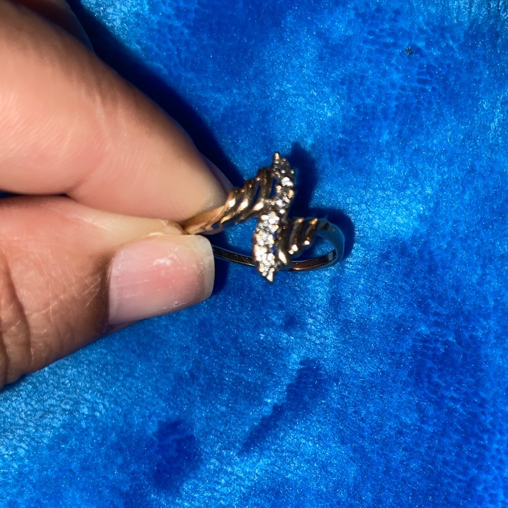 Elegant Gold and Silver Women's Ring